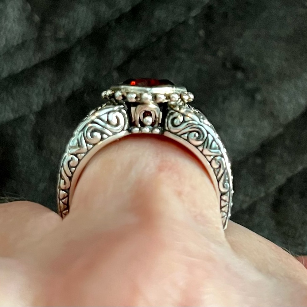 Beautiful, Barbara Bixby Sterling Silver/18K Garnet Ring - Picture 4 of 7